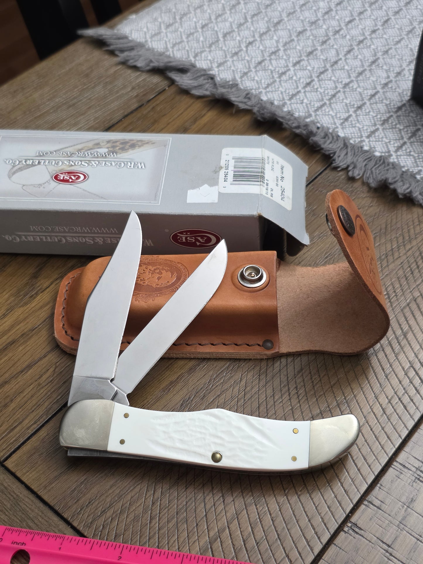 2013 Case XX Christmas Folding Hunter 25404 White Synthetic with Blade etch