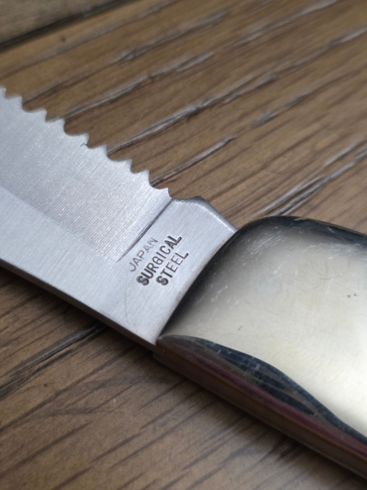 Vintage Frost Choctaw Jigged Bone Fully Serrated Lockback - Japan