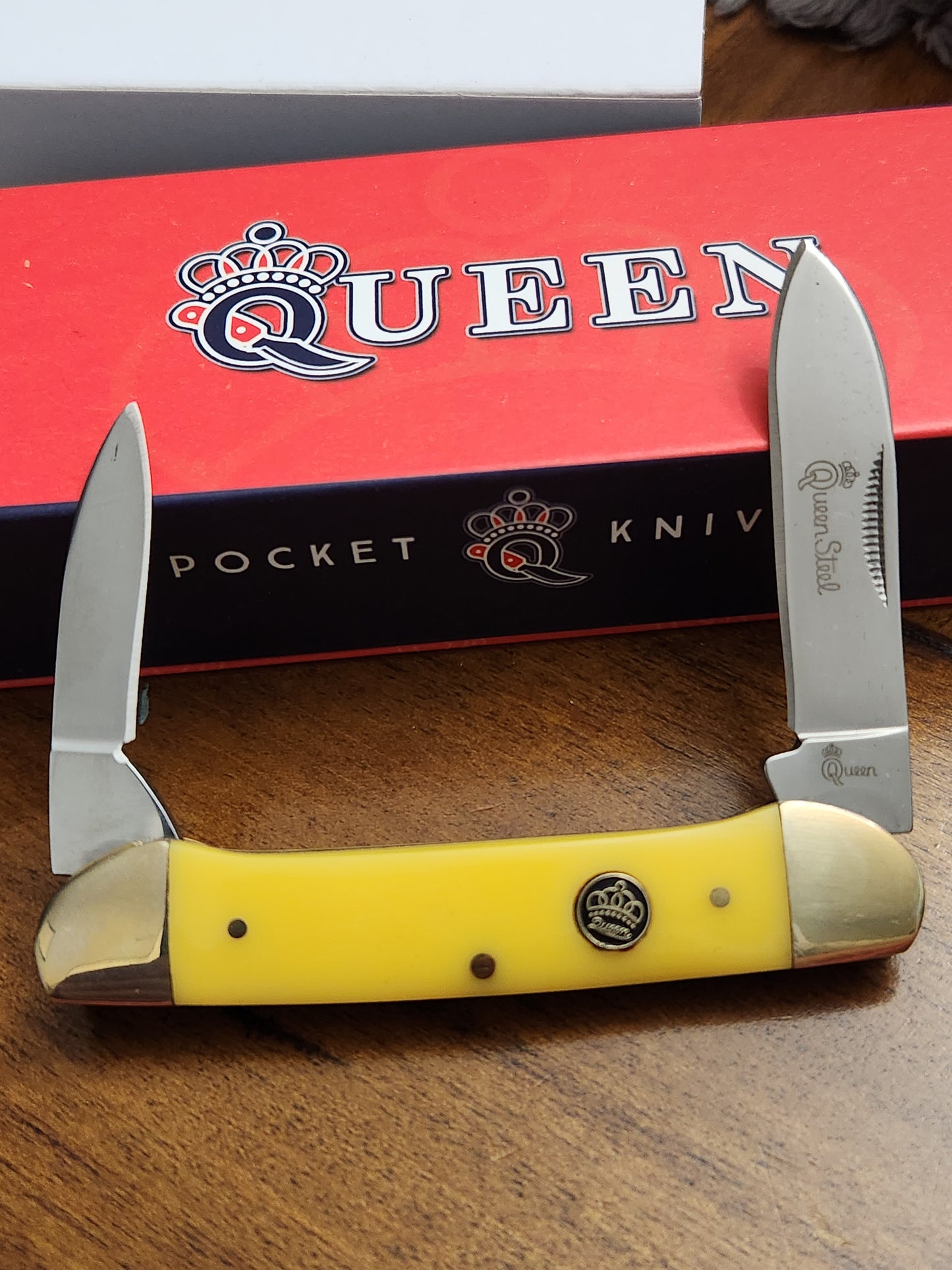 Queen Cutlery Yellow Synthetic Canoe pocket knife QN64Y