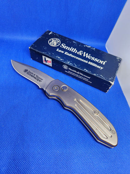 Smith & Wesson Extreme OPS Auto Plain Blade