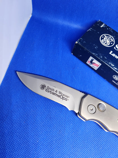 Smith & Wesson Extreme OPS Auto Plain Blade