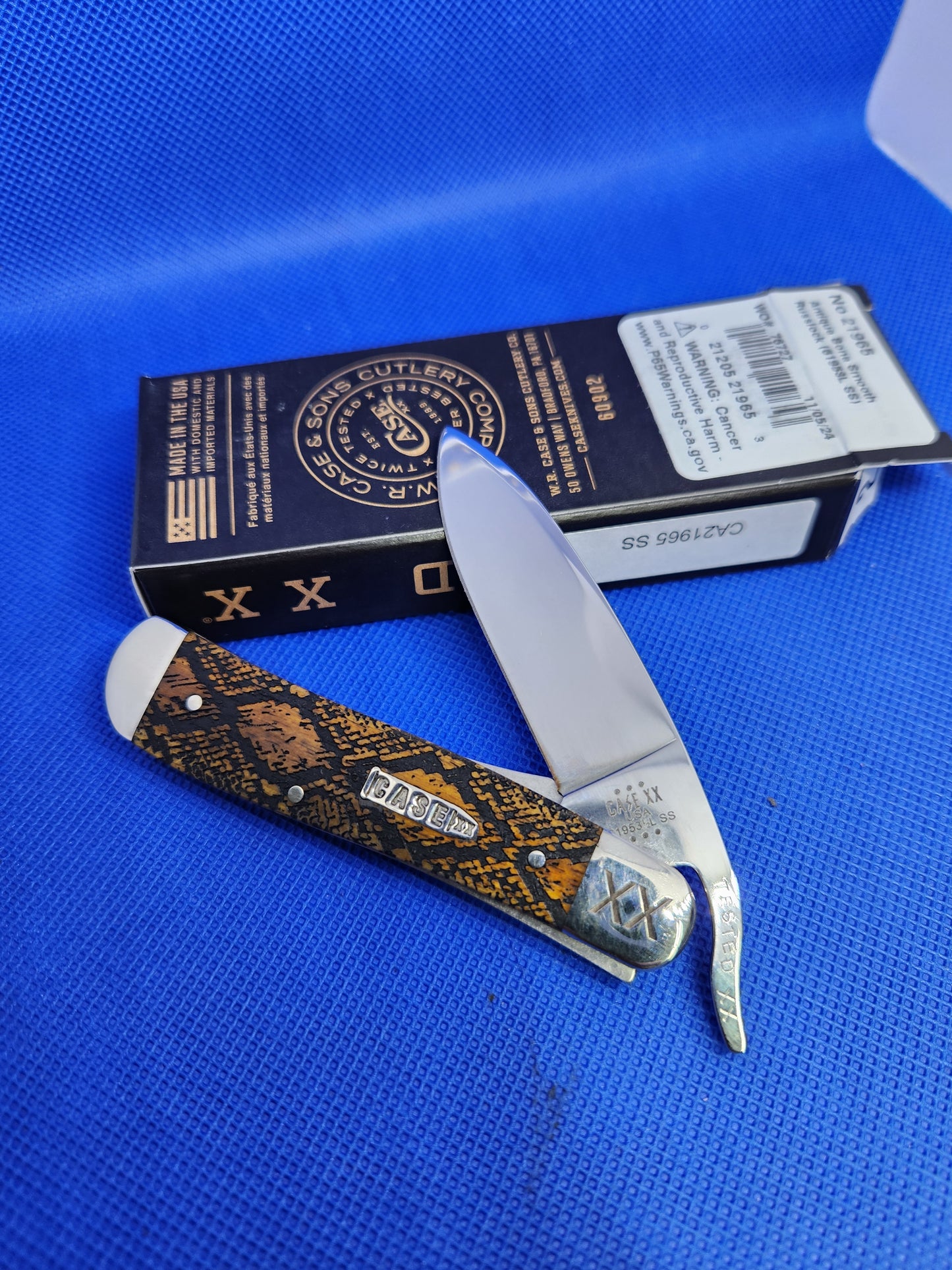 Case XX - Antique Bone Russlock 61953 1/2 - Snake Skin - CA21695 SS