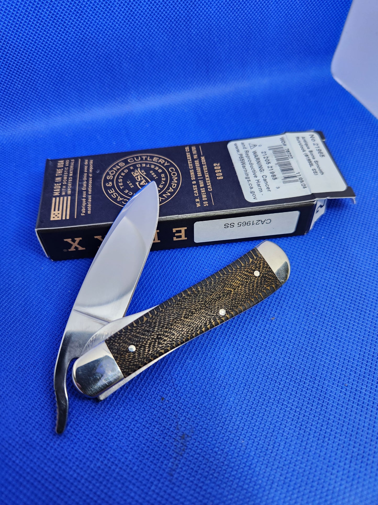 Case XX - Antique Bone Russlock 61953 1/2 - Snake Skin - CA21695 SS