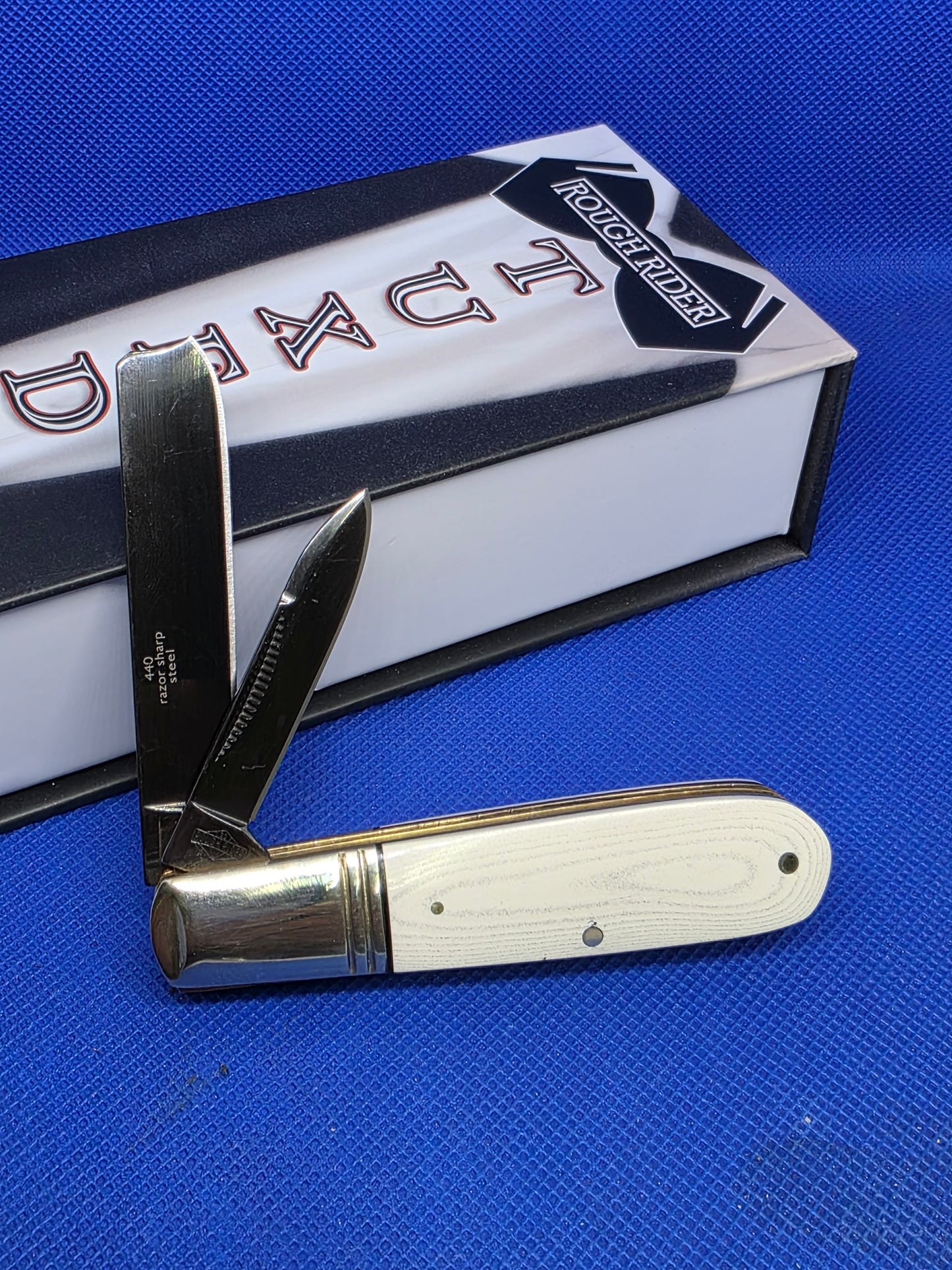 Rough Ryder - Tuxedo One Arm Razor - White Micarta with Black Liners - RR2666