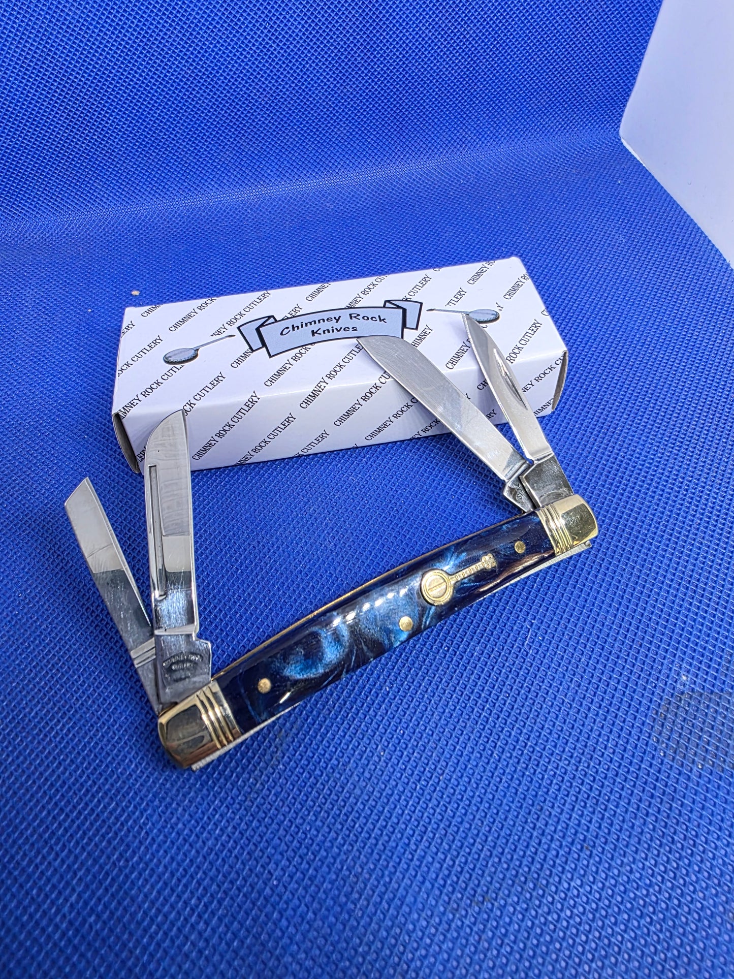 Chimney Rock Small 4 Blade Congress Banjo shield Knife Blue Pearl 49002 BJS
