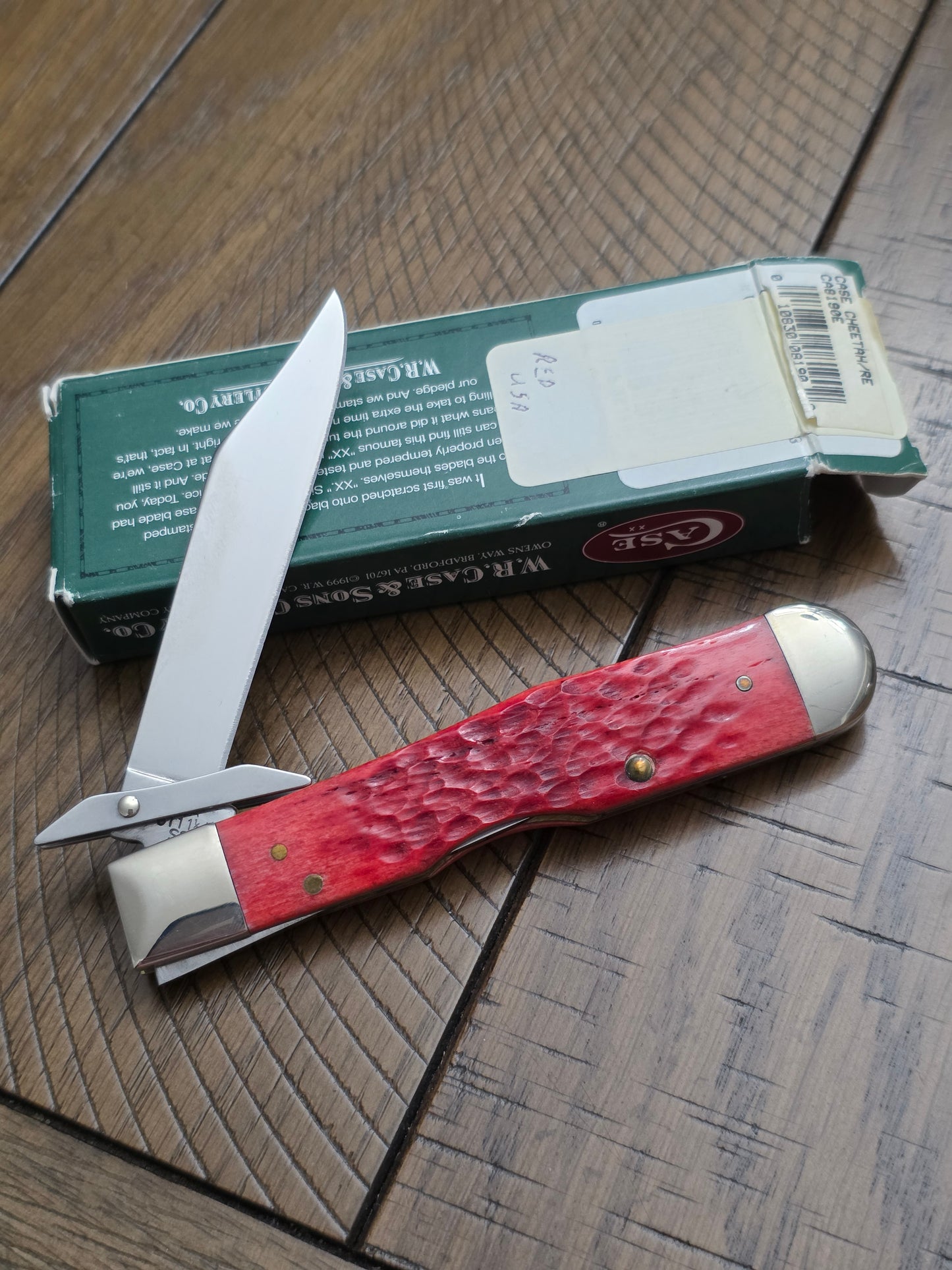 2002 Case XX Jig Red Bone USA Etch Cheetah - 08190E