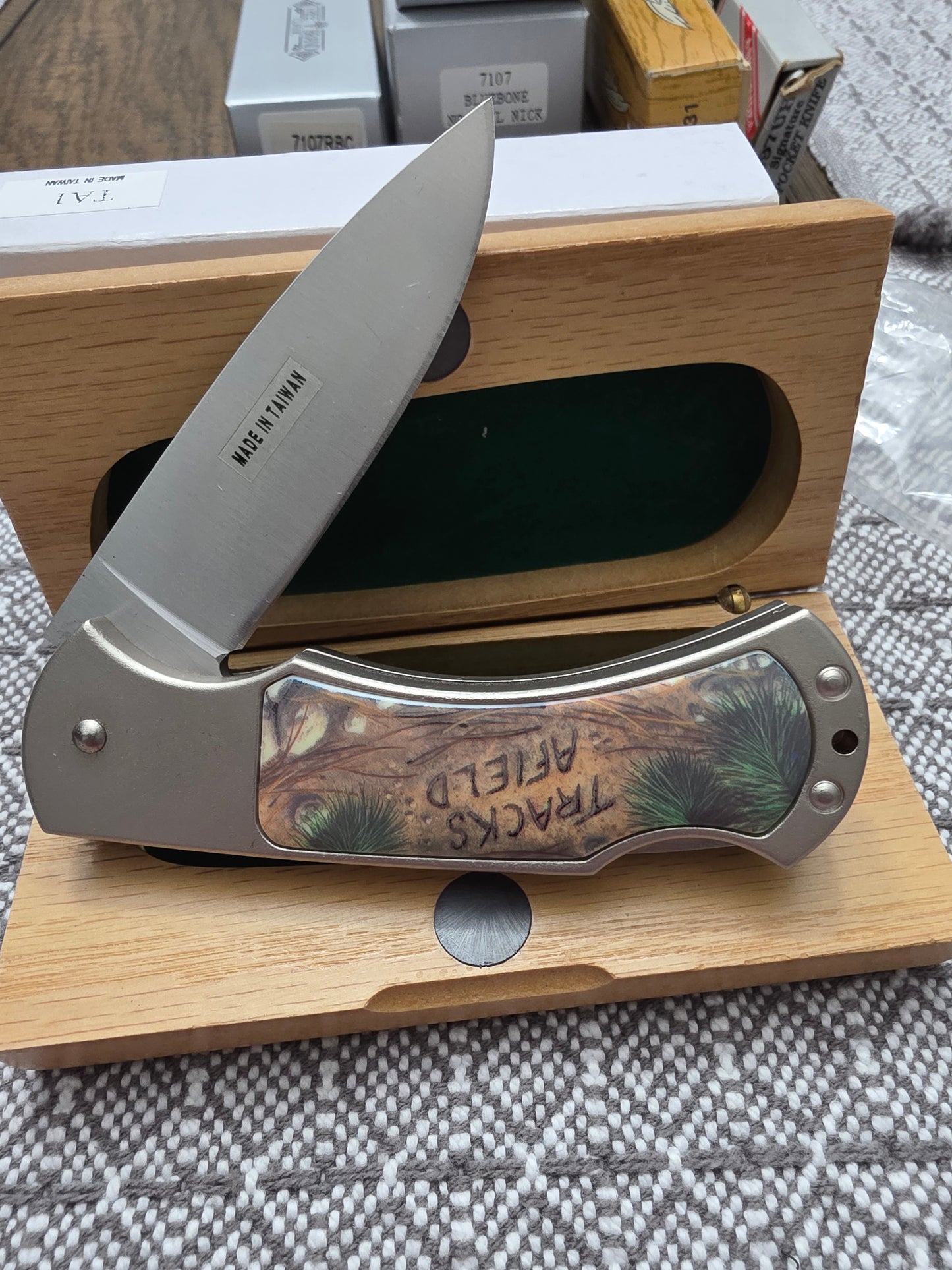 Boker Magnum - Tracks Afield - Turkey Hunter Scene - Lockback knife - wood display
