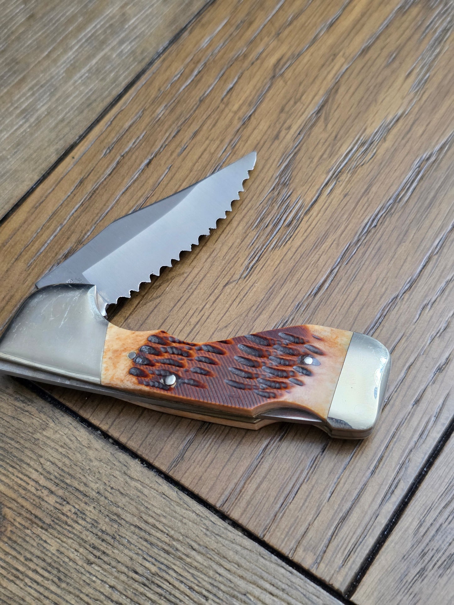 Vintage Frost Choctaw Jigged Bone Fully Serrated Lockback - Japan