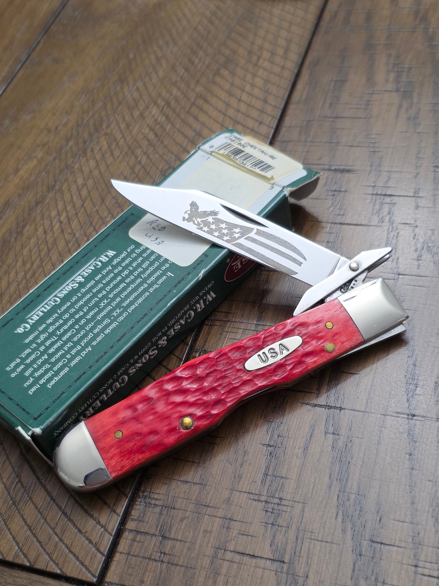 2002 Case XX Jig Red Bone USA Etch Cheetah - 08190E