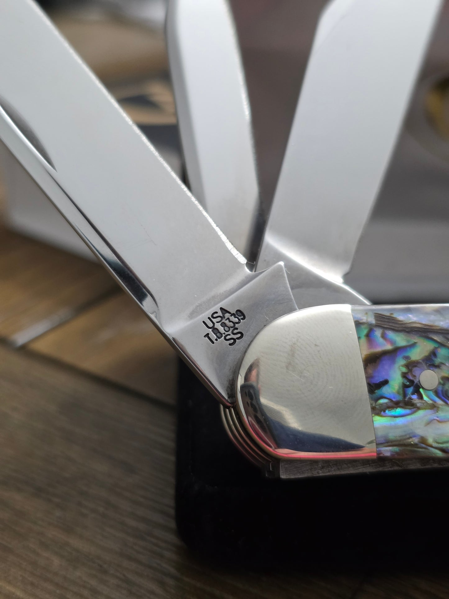 2003 Case XX Abalone 5 Blade Sowbelly with Felt Box TB8339