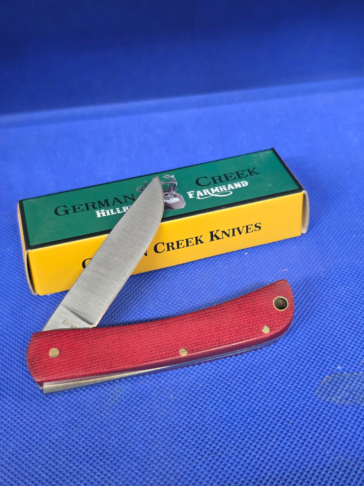 The Hillbilly Farmhand - Red Burlap Micarta Handles - GCFH037MRD