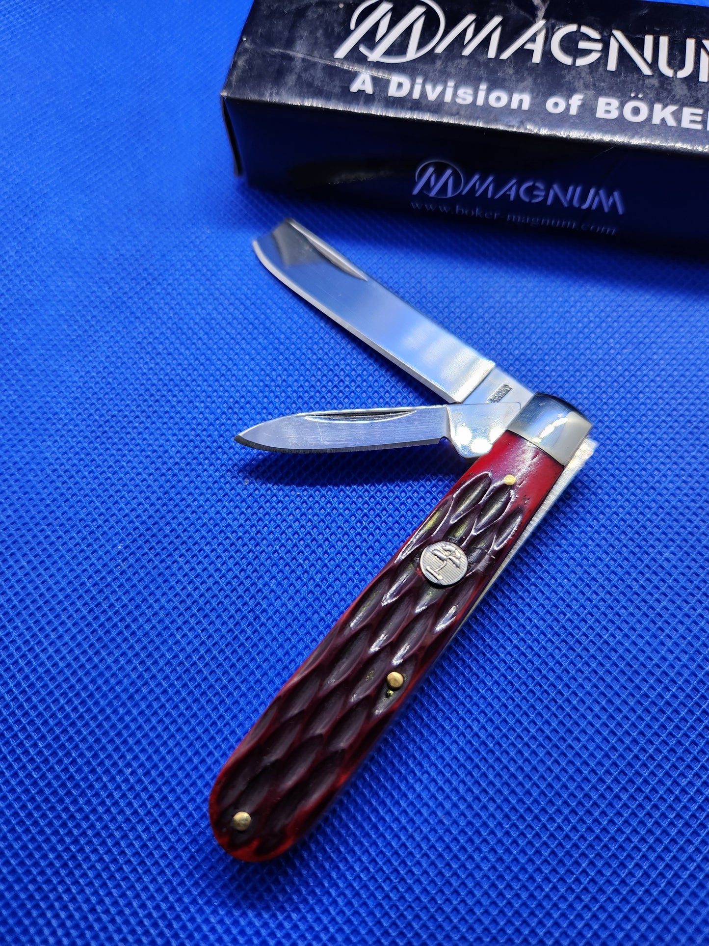 Boker Magnum Bonsai One Arm Razor Knife Red Jigged Bone Handles SC111 Discontinued