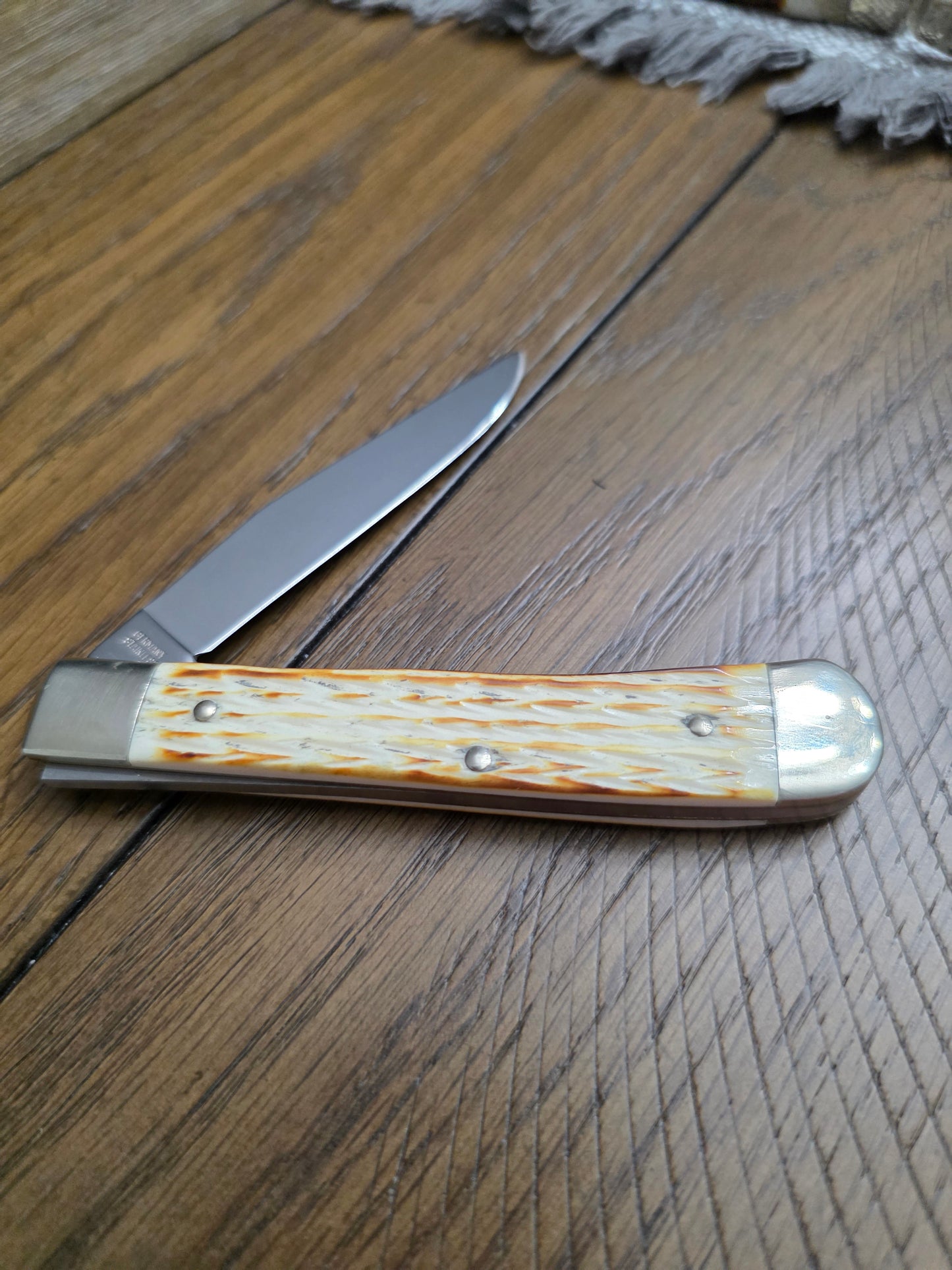 Burnt Chimney Single Blade Trapper Burnt Natural Bone Jigged NKCA Youth Knife 1992