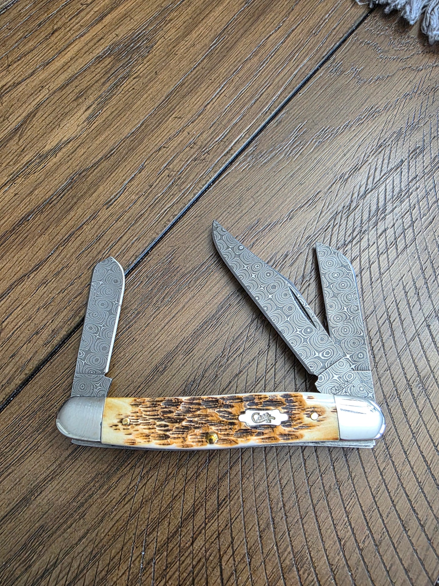 2017 Case XX Raindrop Damascus Burnt Amber Bone 6347DAM Medium Stockman