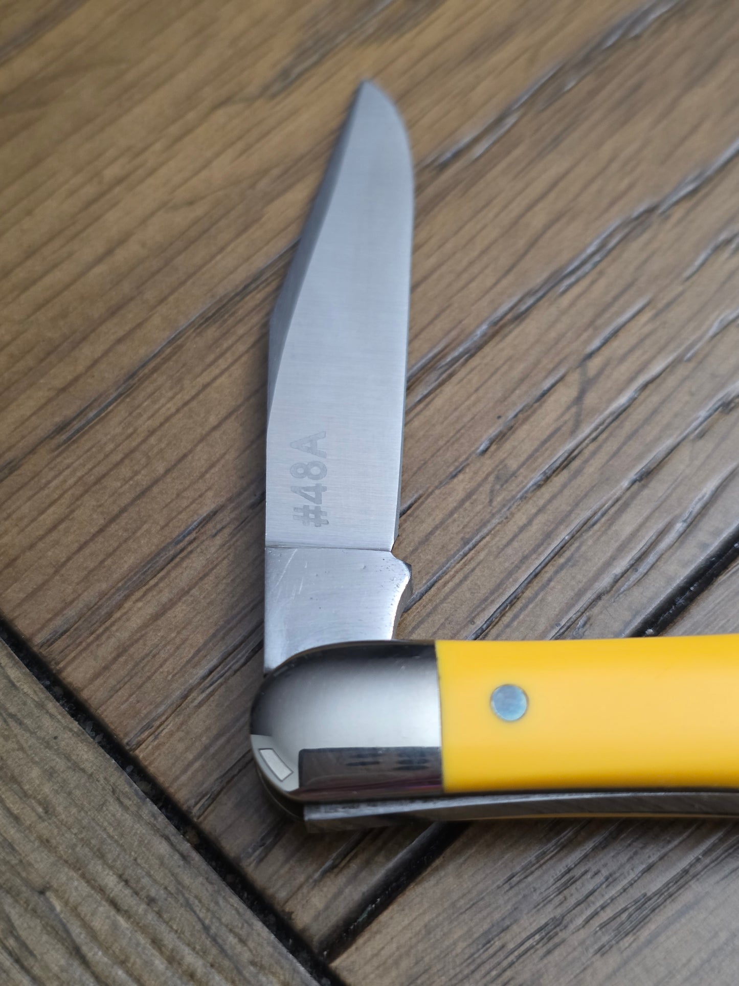 Queen Cutlery Thin Frame Whittler - Yellow Delrin Handles UNUSED