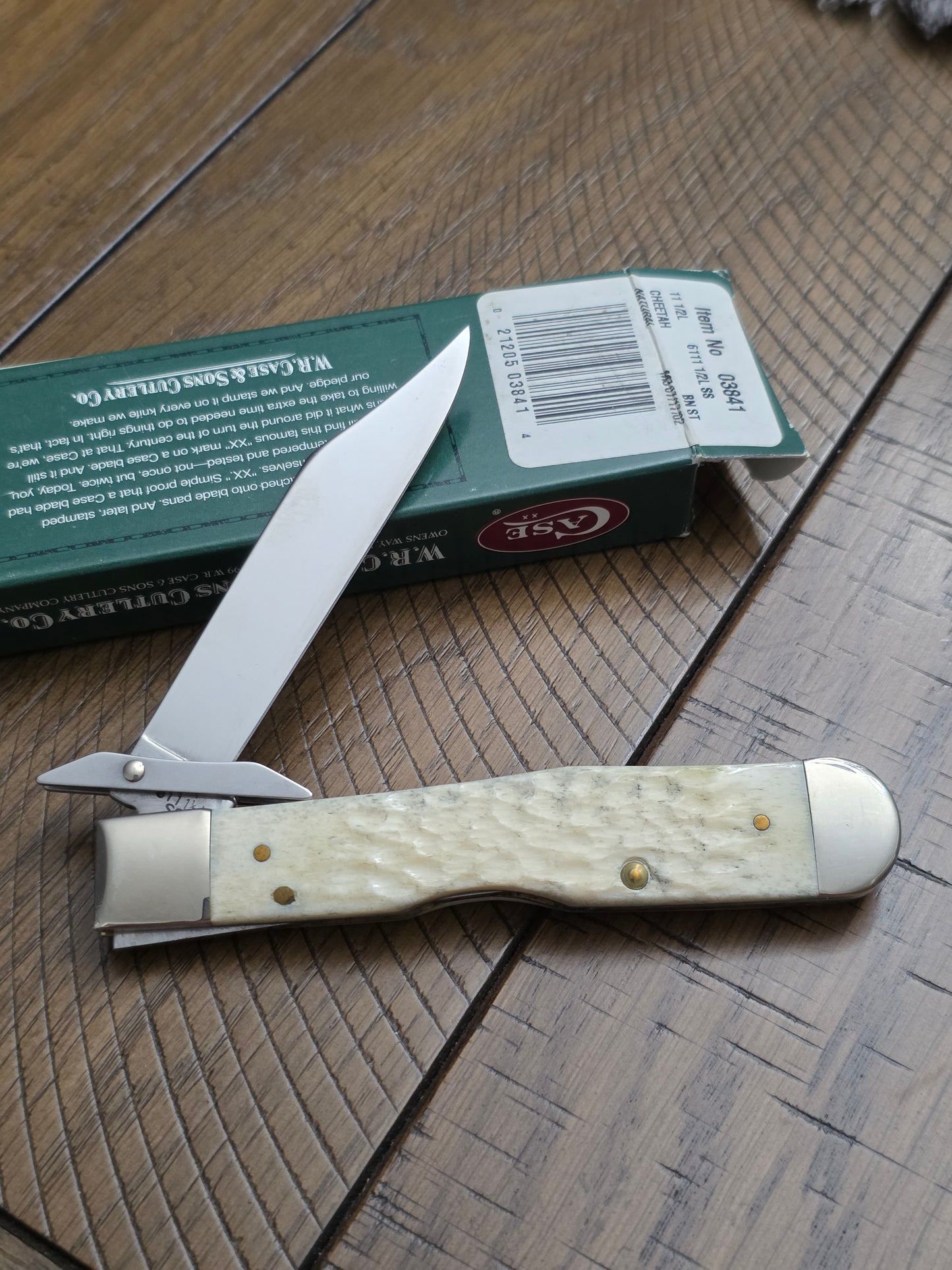 2002 Case XX Jig Natural Bone USA Etch Cheetah - 03841