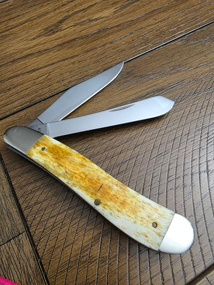 1989 Case XX 6240 Antique Bone DogLeg Trapper 2 Blade Bar shield