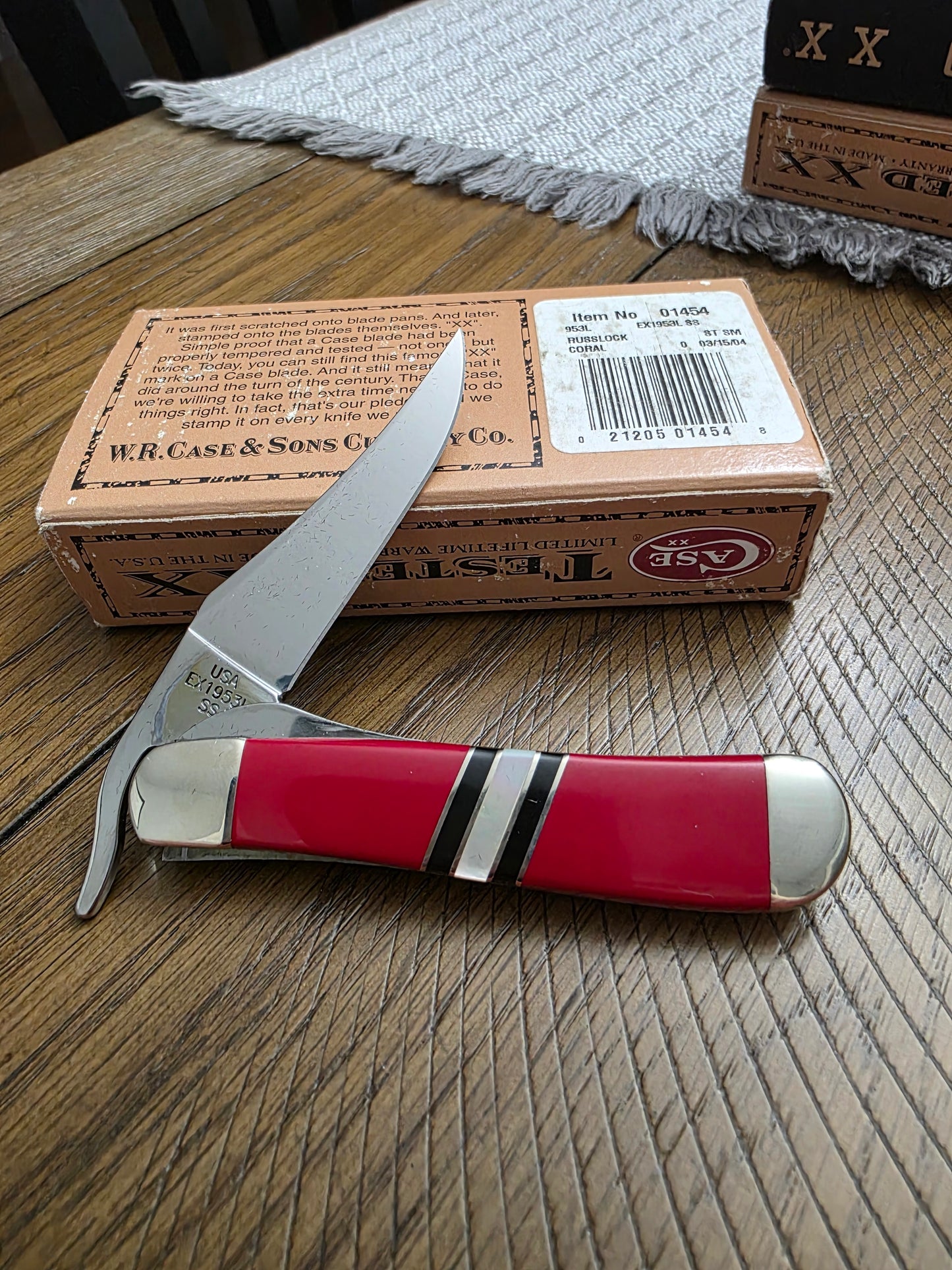 2004 Case XX Coral Russlock 01454 NIB EX1953L Exotic Series