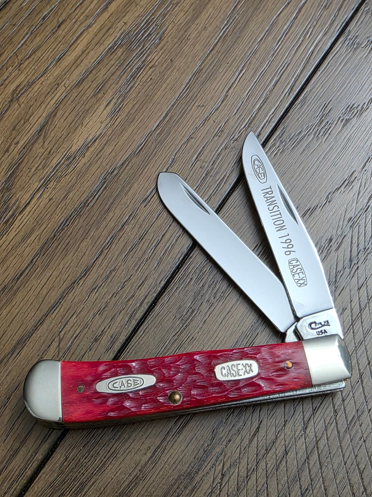 1996 Case XX Red Bone Trapper Shield Transition Knife