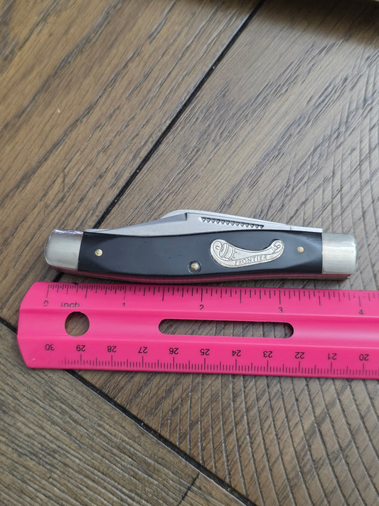 Frontier Stockman Pocket Knife Black Delrin Handle Saw Cut Jig Westmoreland Coal Co.