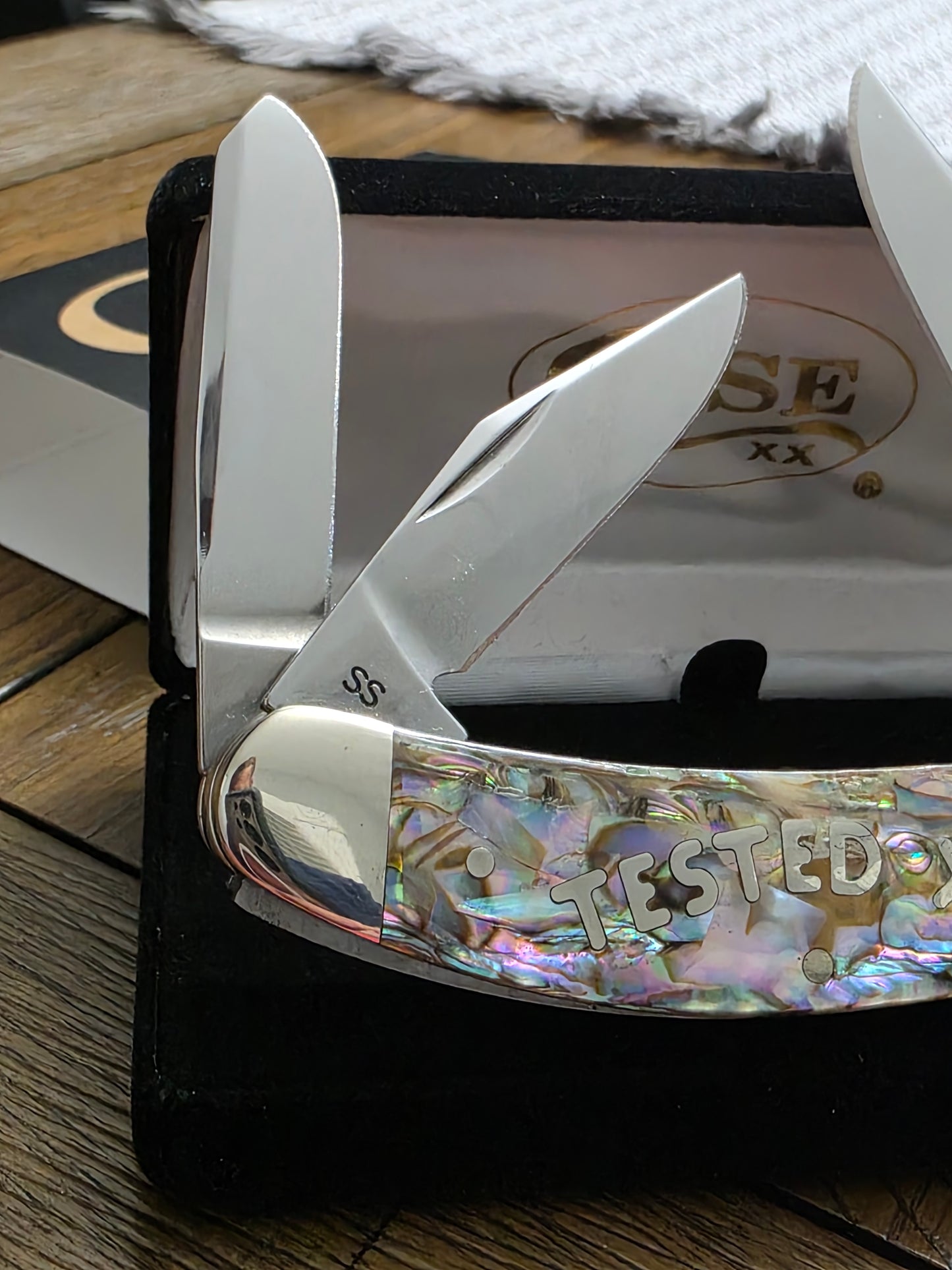 2003 Case XX Abalone 5 Blade Sowbelly with Felt Box TB8339