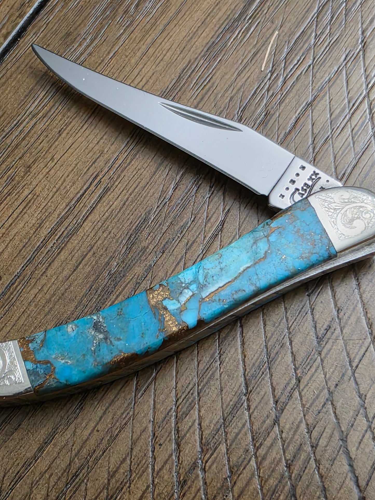 2010 Case XX Tiny Toothpick Gold Quartz Vein? Exotic Series SN 005