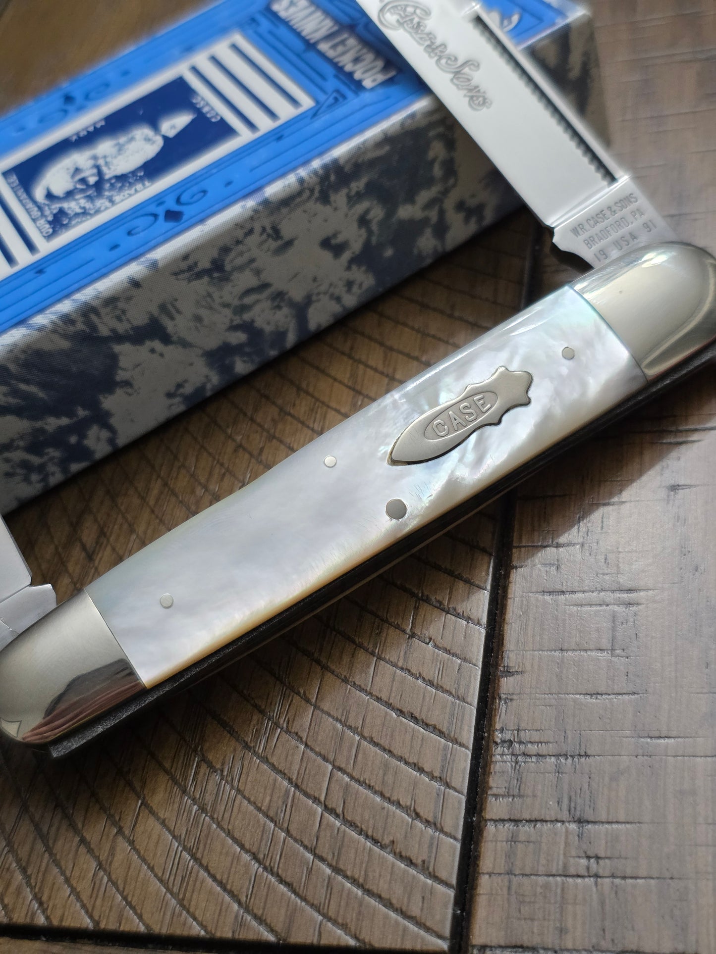 1991 Case XX Classic 83091 Mother of Pearl Cigar Whittler with Etch