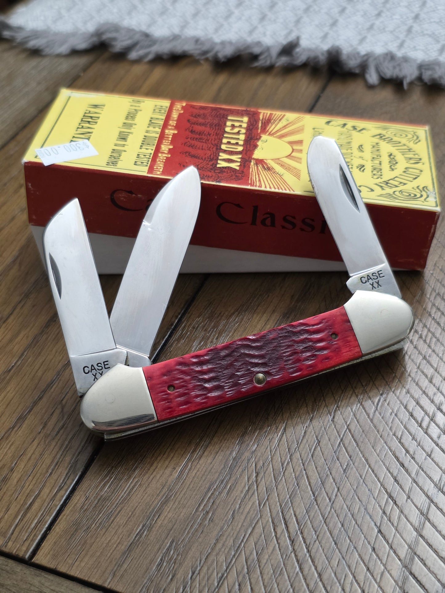1991 Case XX Classic 6394 Gun Boat Canoe 3 Blade Red Jig Bone Handle
