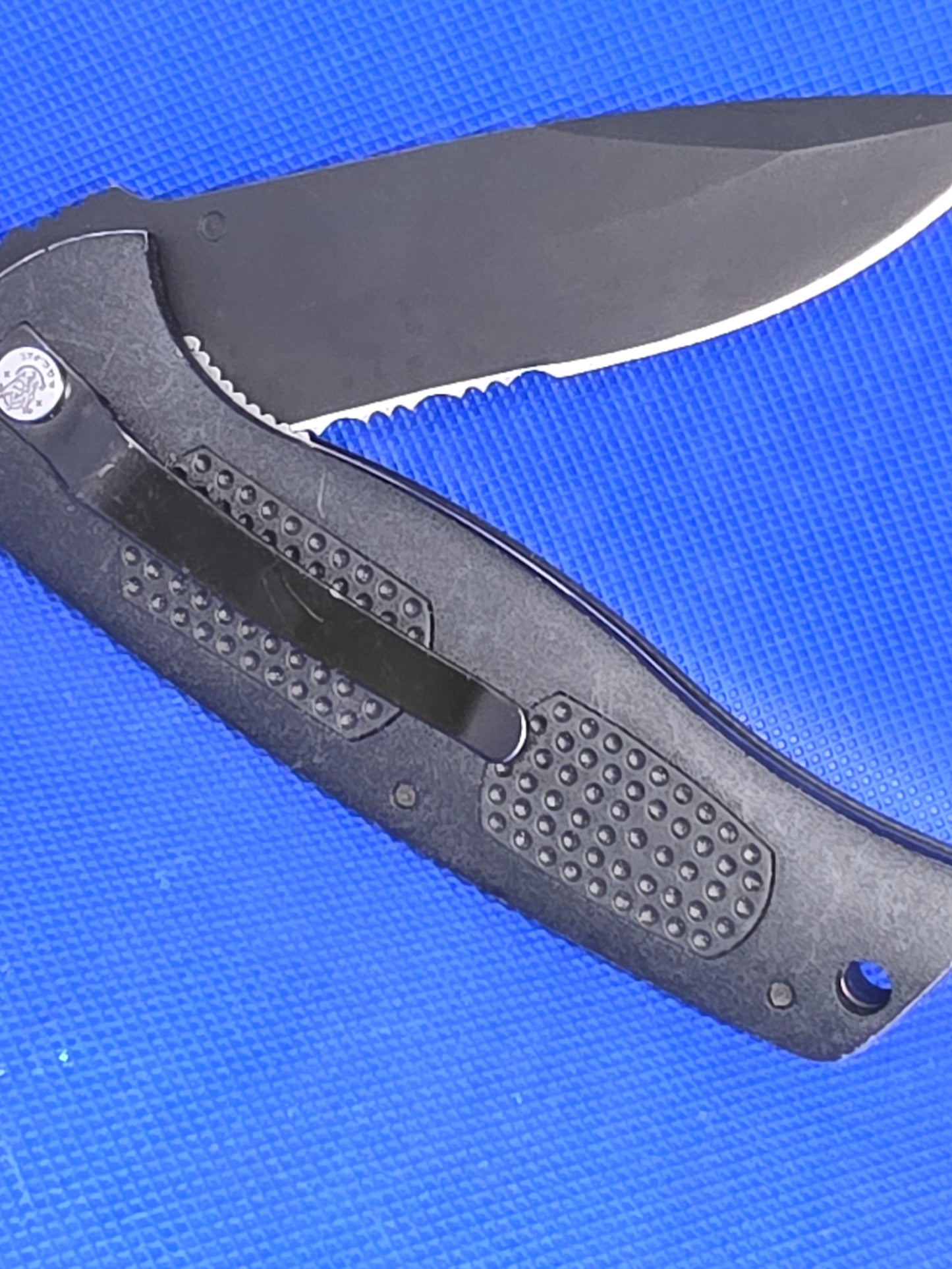 Smith & Wesson S.W.A.T. Tactical Linerlock Knife - Clip Point Serrated