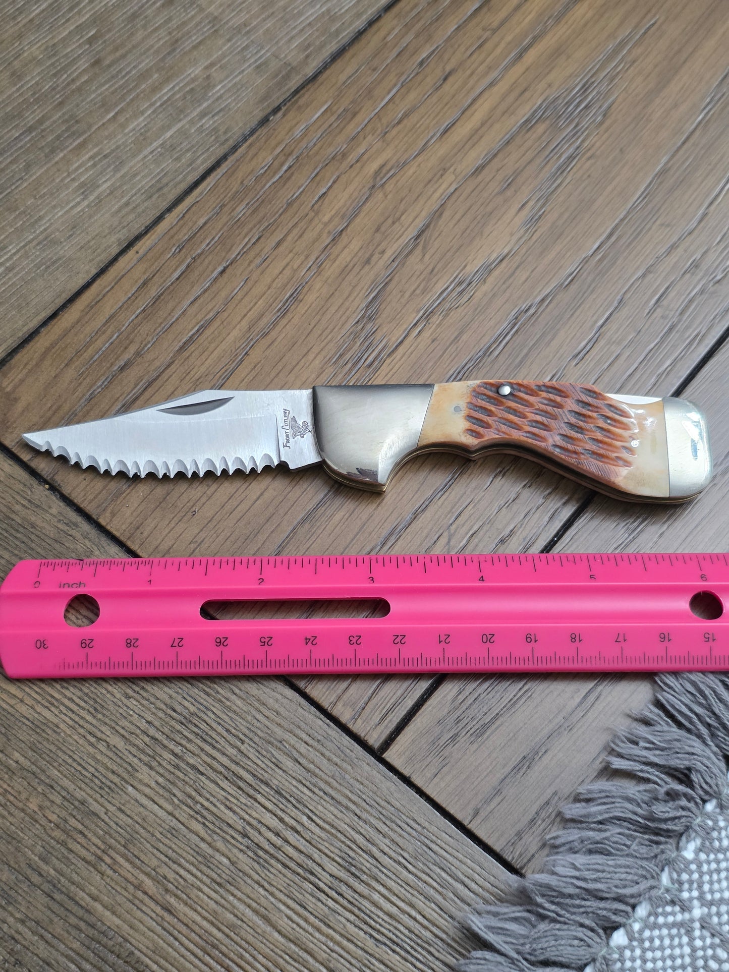 Vintage Frost Choctaw Jigged Bone Fully Serrated Lockback - Japan