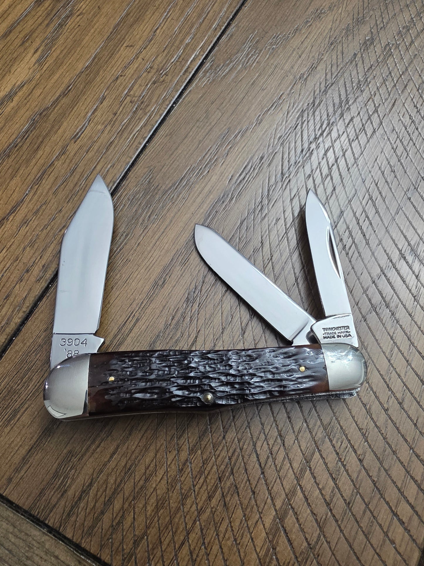 1988 Winchester Humpback Whittler Brown Jig Bone Handles