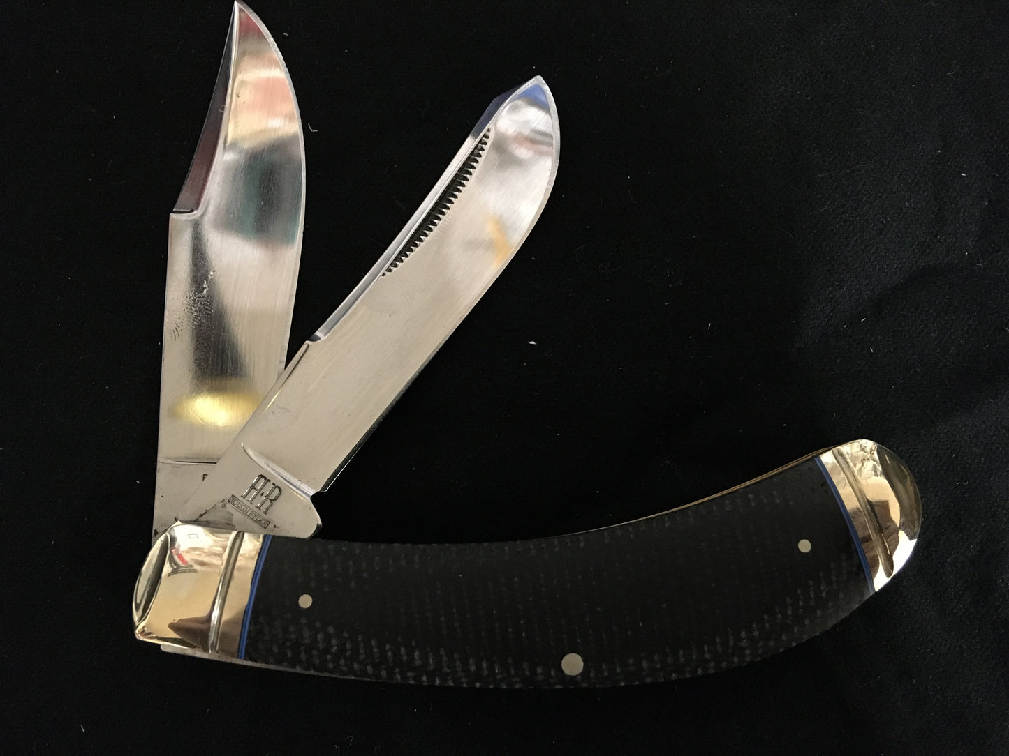 Rough Ryder Classic Carbon II Micarta Bow Trapper RR2212